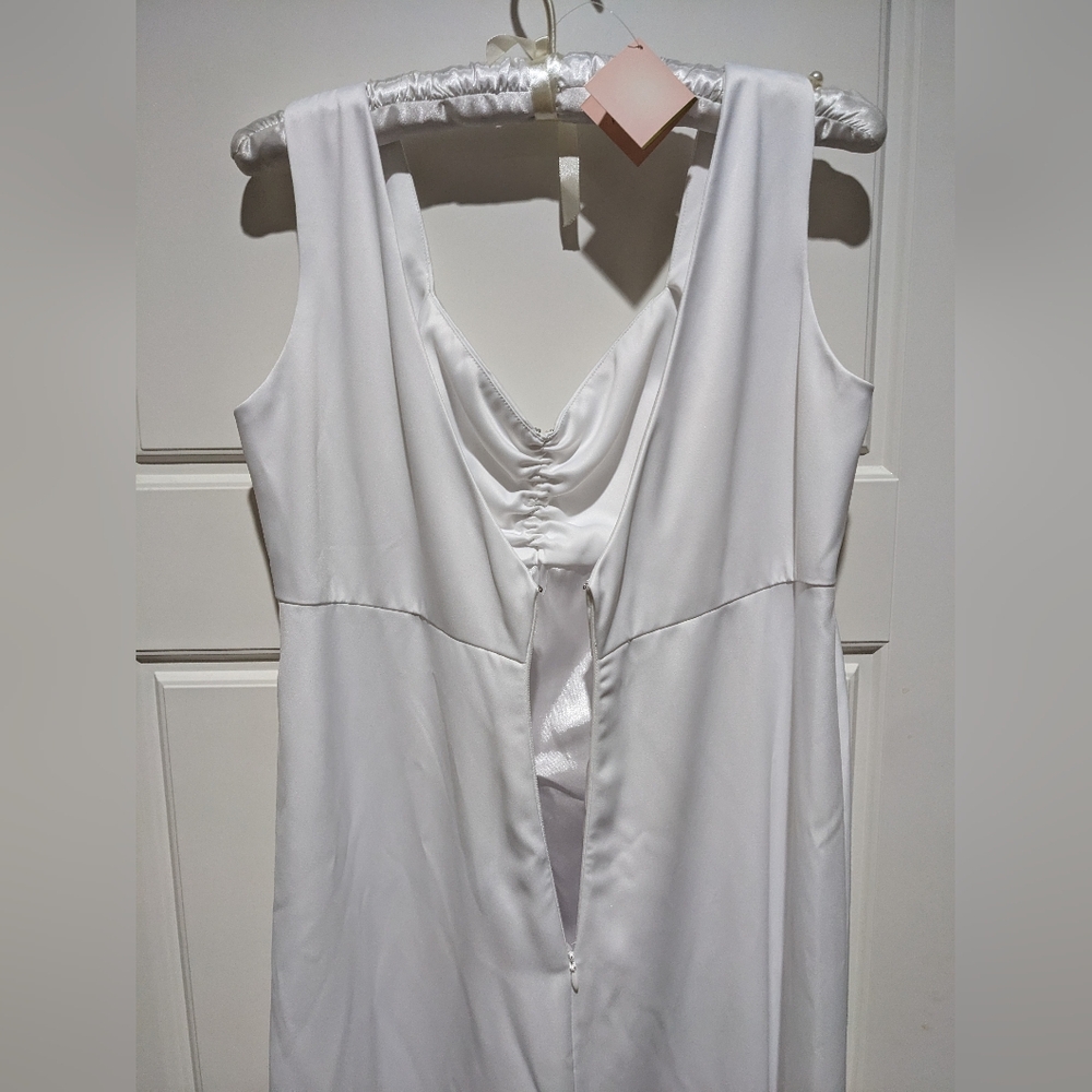 White Sleeveless Wedding Dress - Classic Bridal Gown - Picture 5 of 13